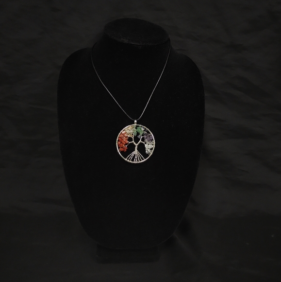 7 Chakra pendant necklace - Picture 2 of 4
